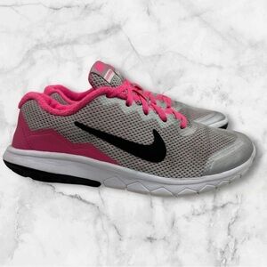 Girls Nike Flex Experience 4 size 5.5Y